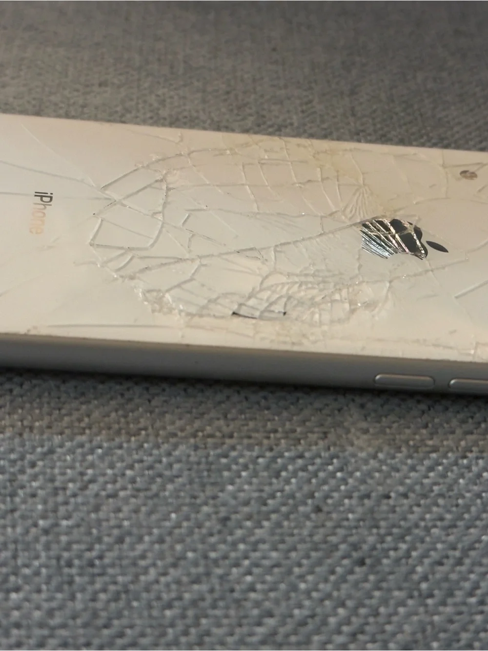 Unlocked Apple iPhone XR 64GB | 87% Battery | Face ID Works | Smashed Glass